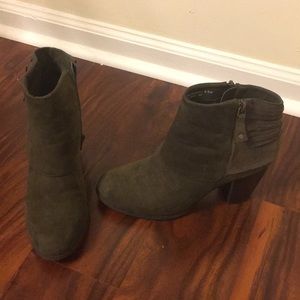 Olive Steve Madden ‘Destroy’ Booties